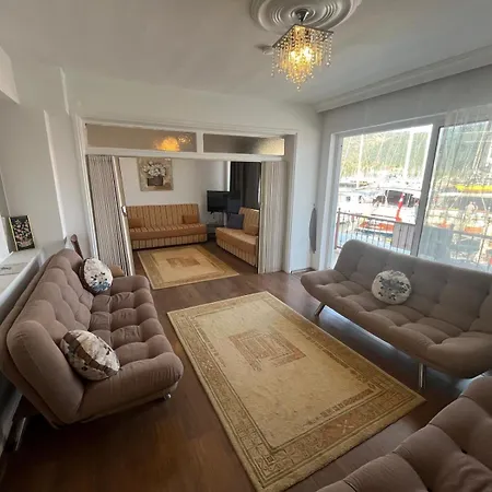 Uysal And Loft Seaside Apartman